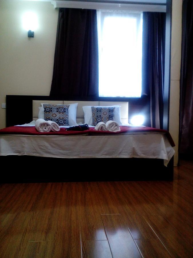 Hotel White Neptun Georgia Tbilisi Esterno foto